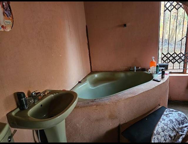 3 BEDROOM HOUSE FOR SALE IN TSHISAHULU